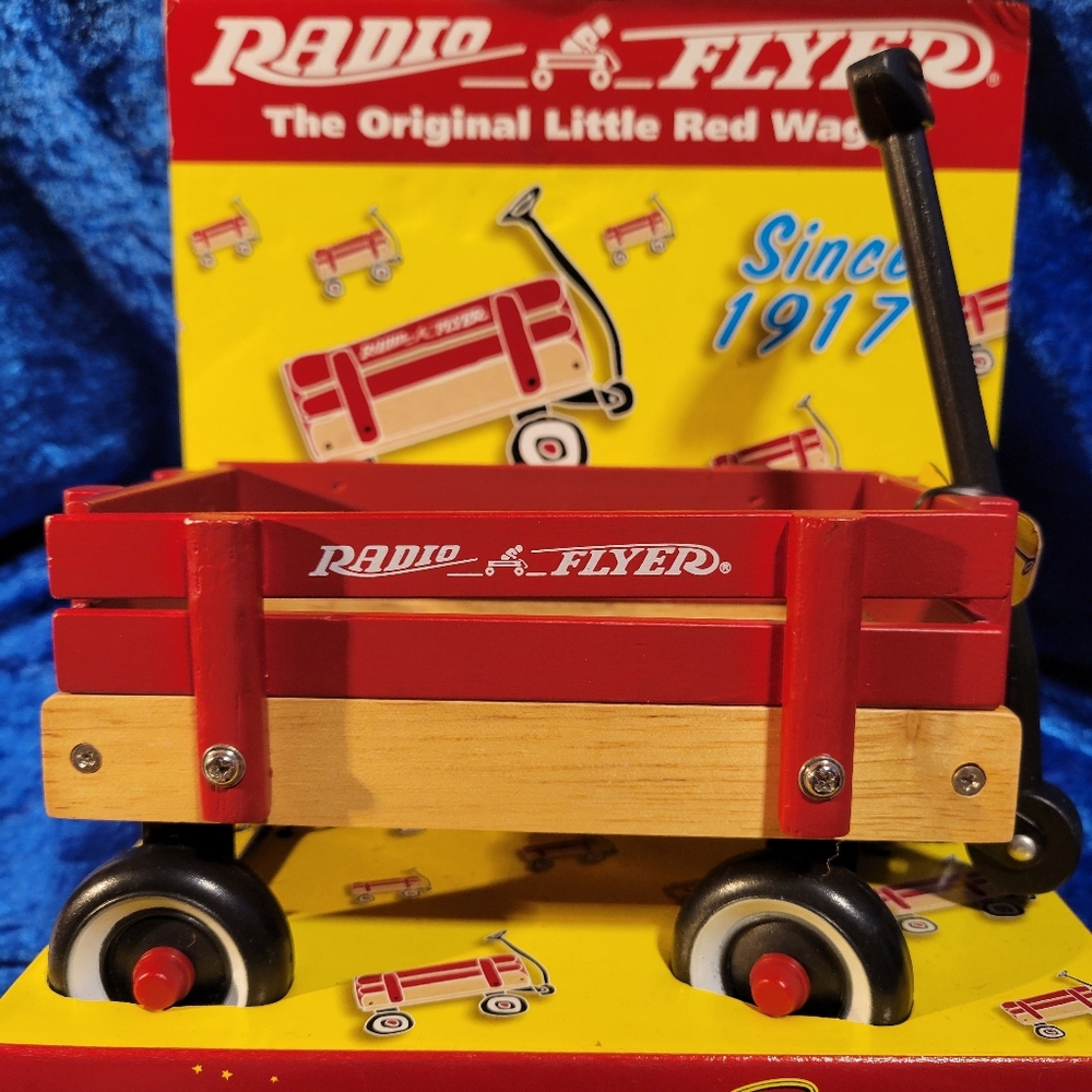 Radio Flyer Red Wagon